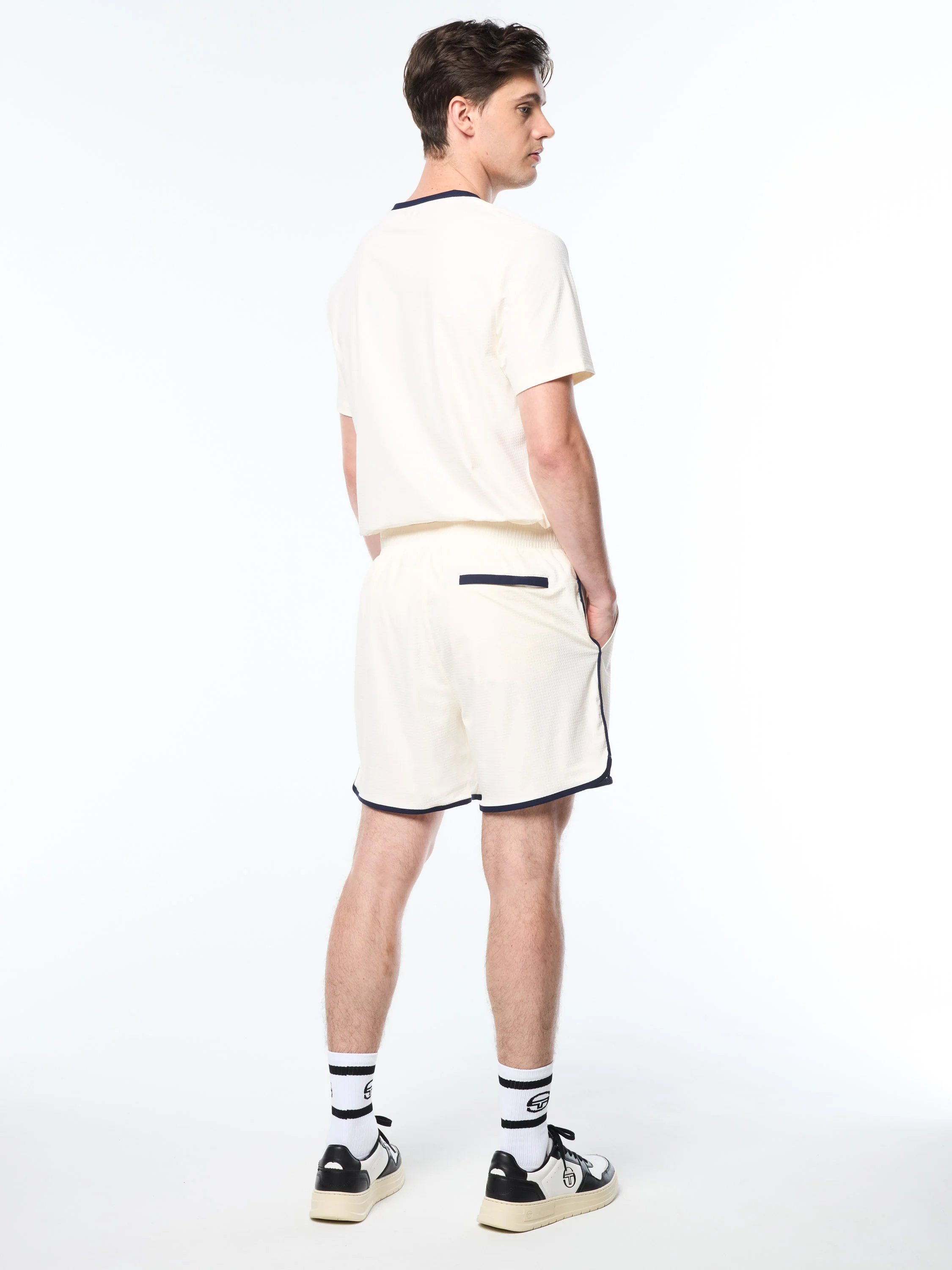 Grata Active Short- Gardenia - Image 5