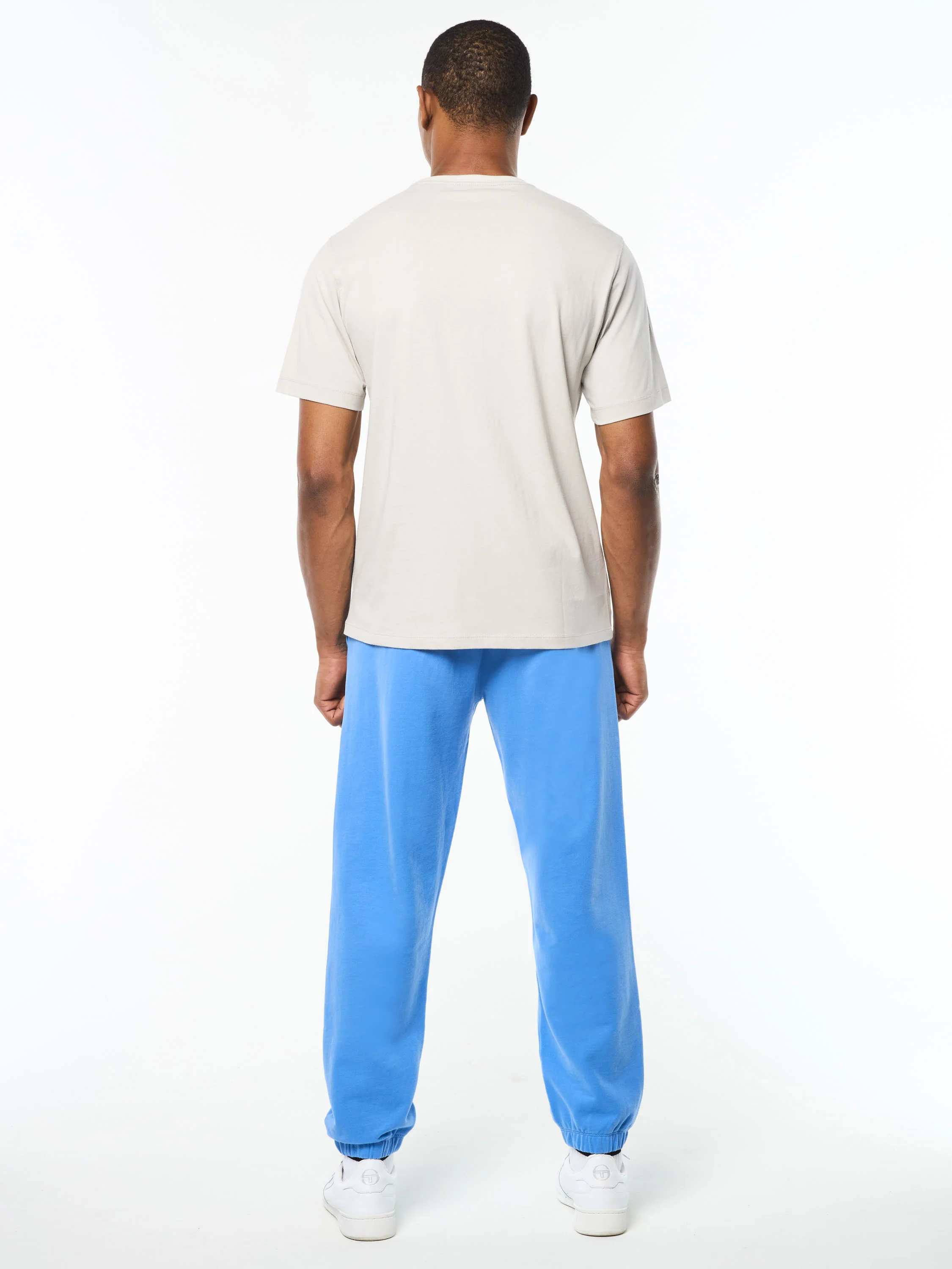 Vincere T-Shirt- Quiet Grey - Image 5