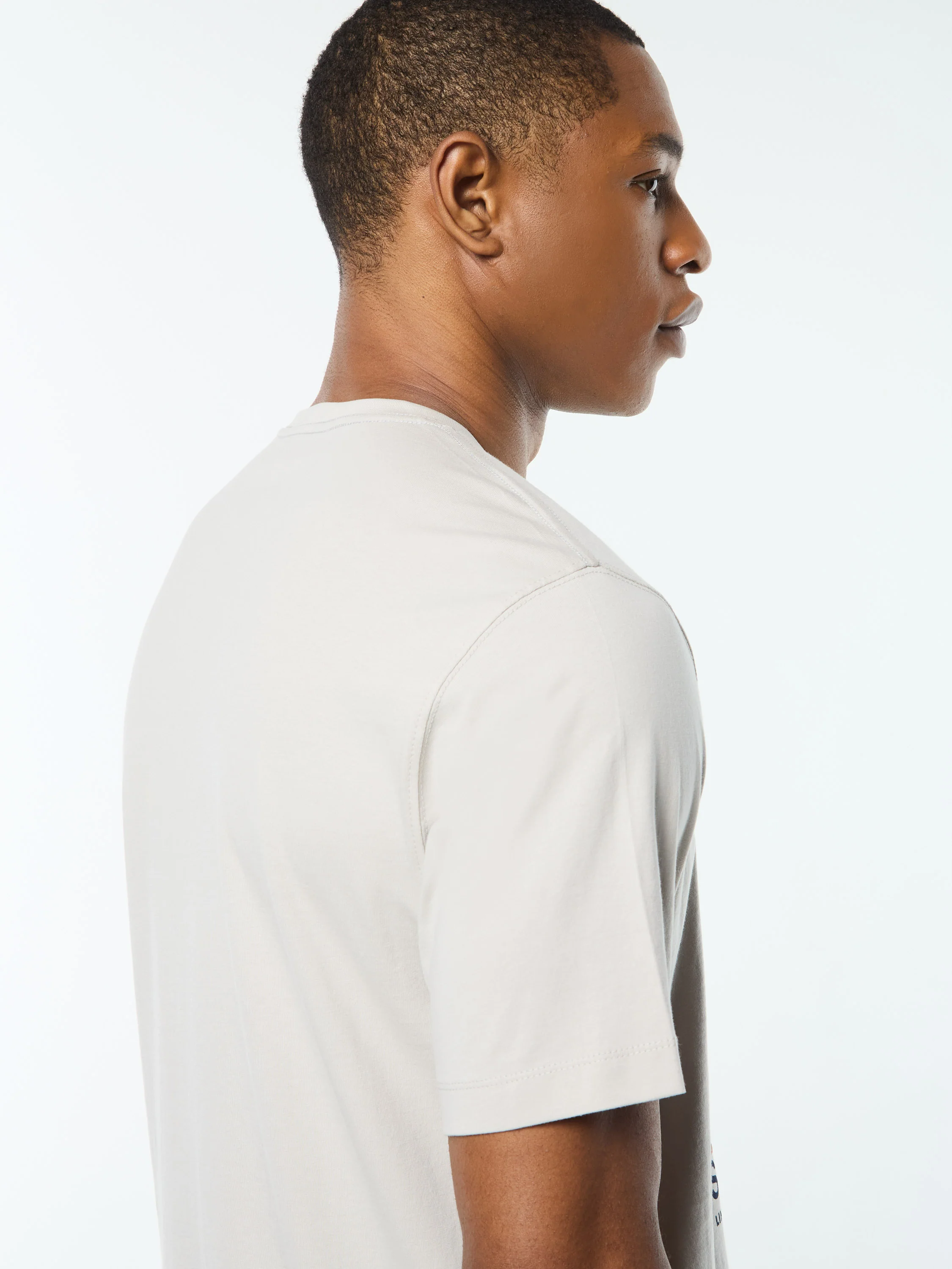 Vincere T-Shirt- Quiet Grey - Image 6