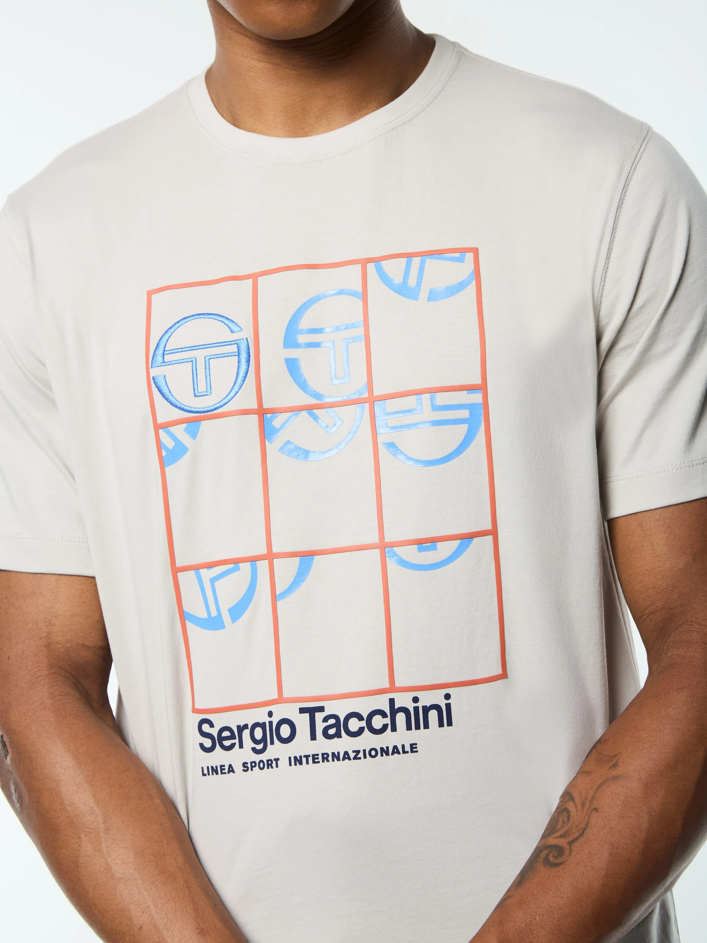 Vincere T-Shirt- Quiet Grey - Image 7