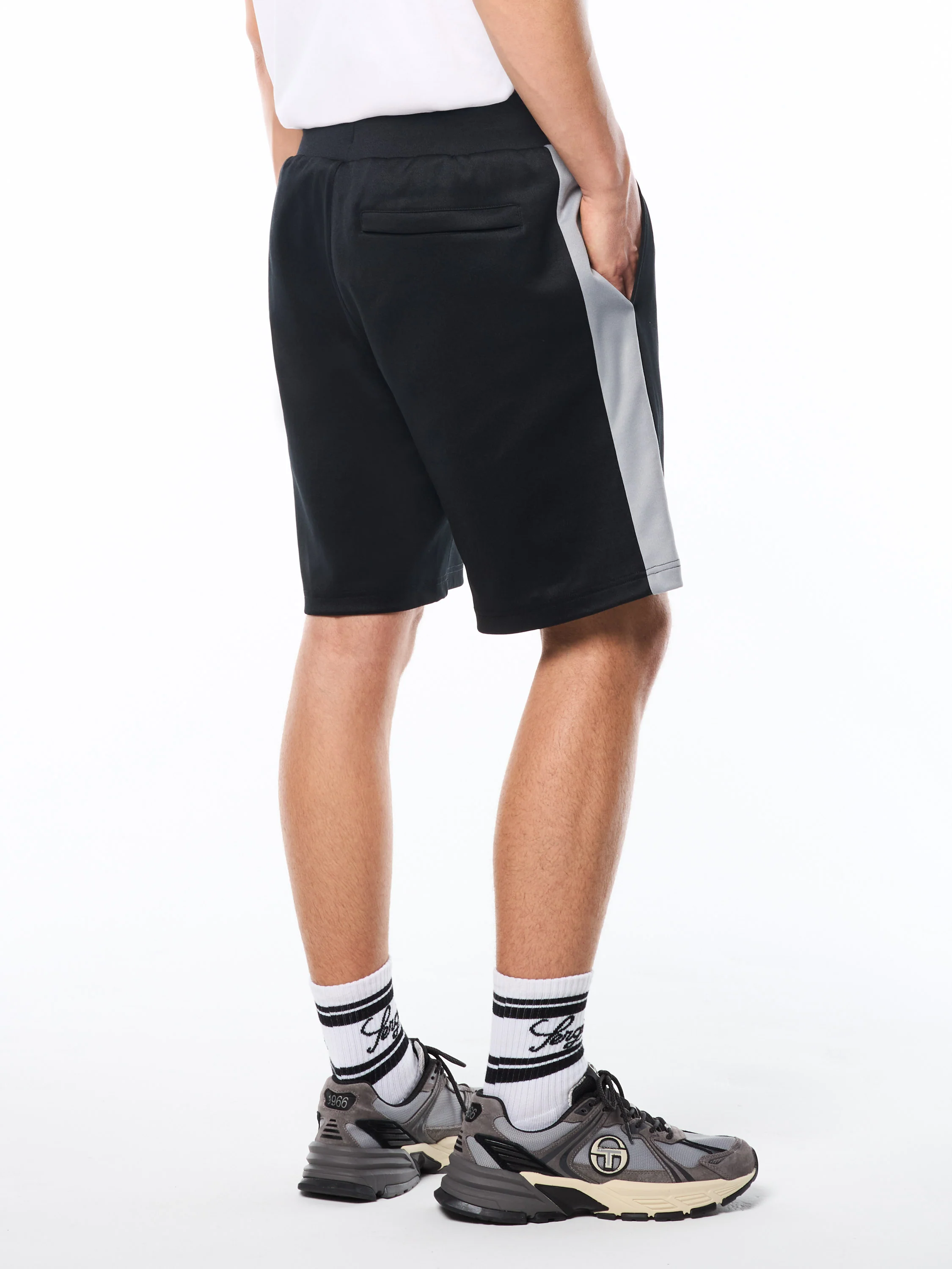 Viscotti Track Short-Black Beauty - Image 4